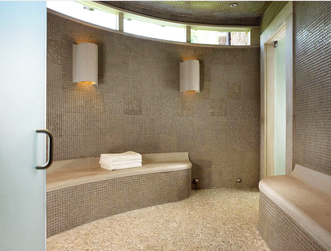 带泳池及炫目酒窖的时尚公寓